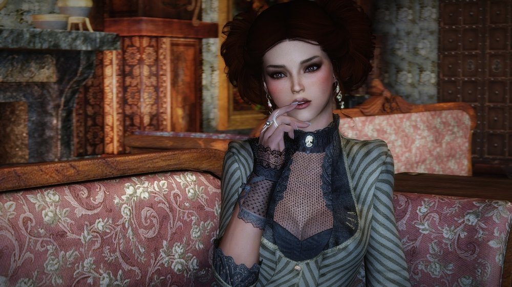 lace gloves.jpg