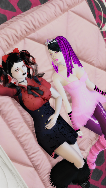 1two_on_Bed.thumb.png.d198b9954bec8e21e13049ade1fc6a56.png