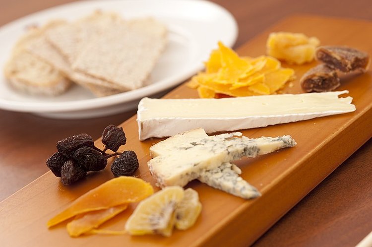 5ac012f10152e_800px-Fromages_franais_(19387655209).thumb.jpg.7ba3ff34baa7840acb73302269b11020.jpg