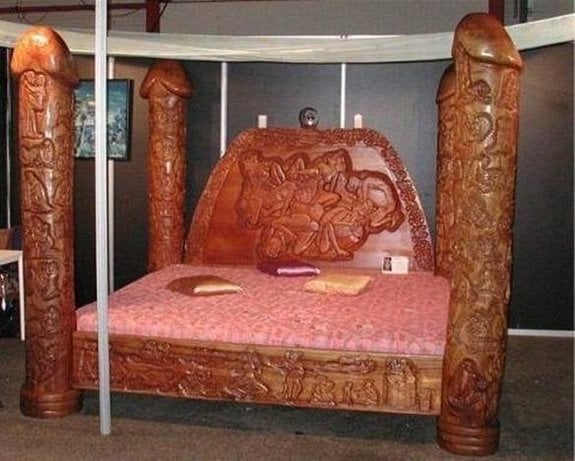 Bed-male.jpg.1fb0c33f8f4a929f2e56138336c3ebd5.jpg