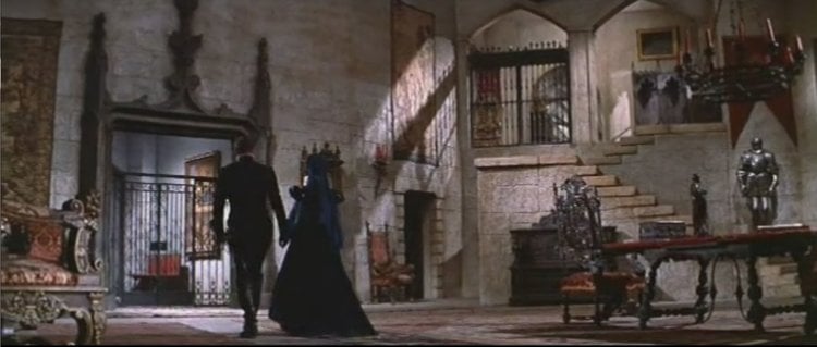 castleentrancehall.JPG