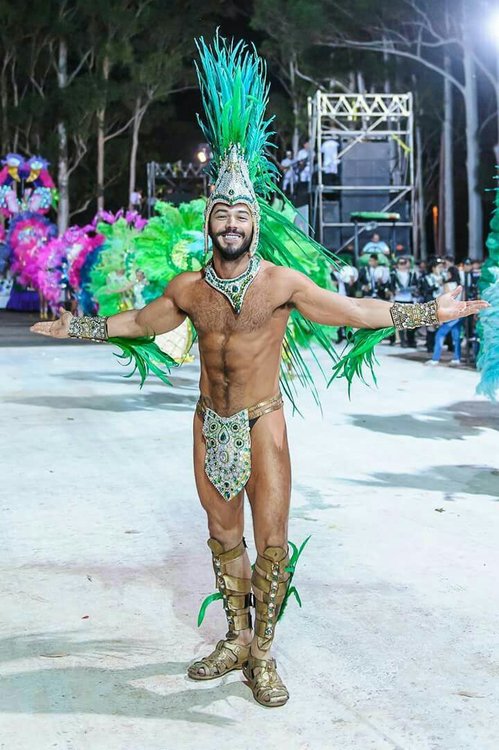 ef4a5fe0fc60ebda947ce8a76af1b11c--looks-mardi-gras.thumb.jpg.2e448ea1e220b0b91749c36327ebaced.jpg