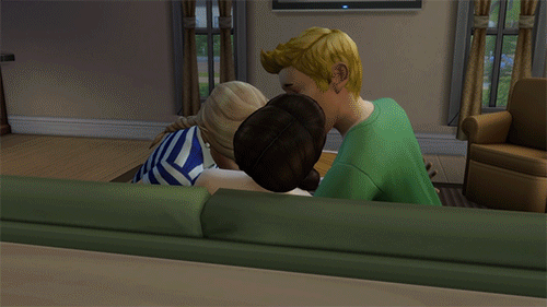 threewaymakeout.gif.9735bd1f4493242ccf55dadb69478f19.gif