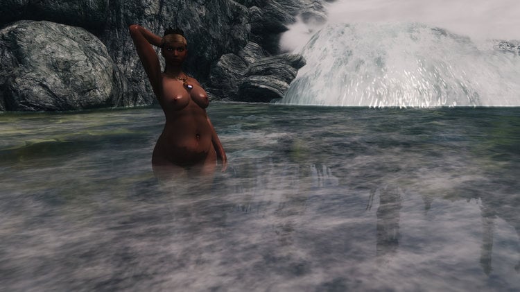 EbonyPreg01.thumb.jpeg.6cddf53621288fb371d8d404f8574345.jpeg