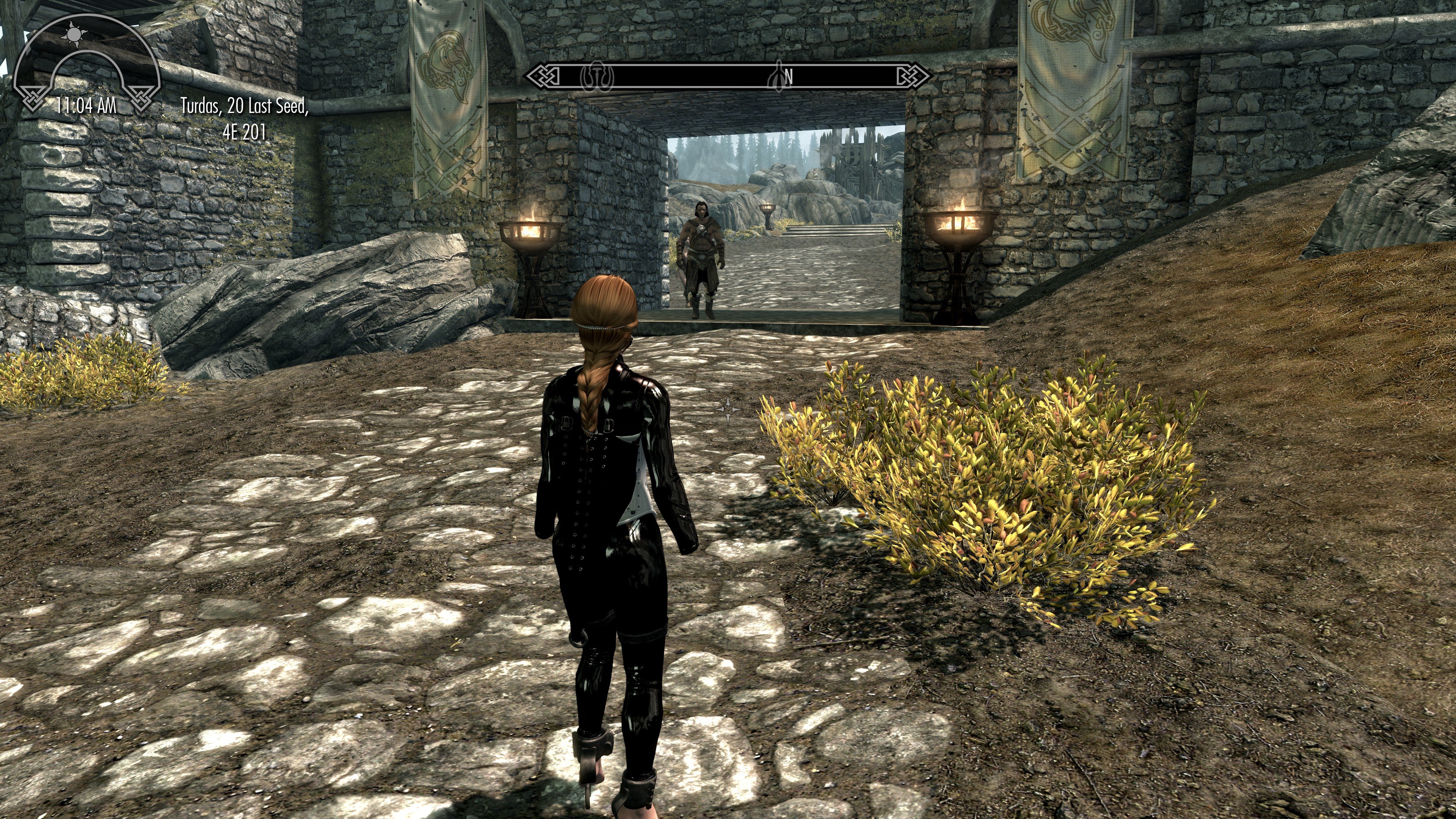 Мод на скайрим проклятые доспехи. Мод на крафтинг деад. Готика обливион. Скайрим меч ауриэля. Cursed walking мод.