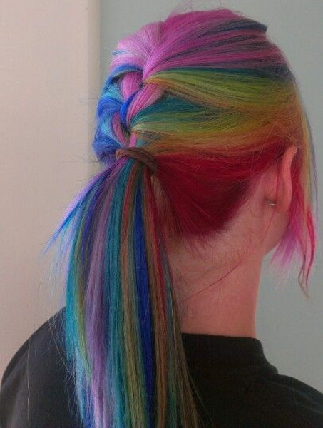 Rainbow-Hair-Ponytail.jpg.40daa550b1ded11cd90a7f1394024544.jpg