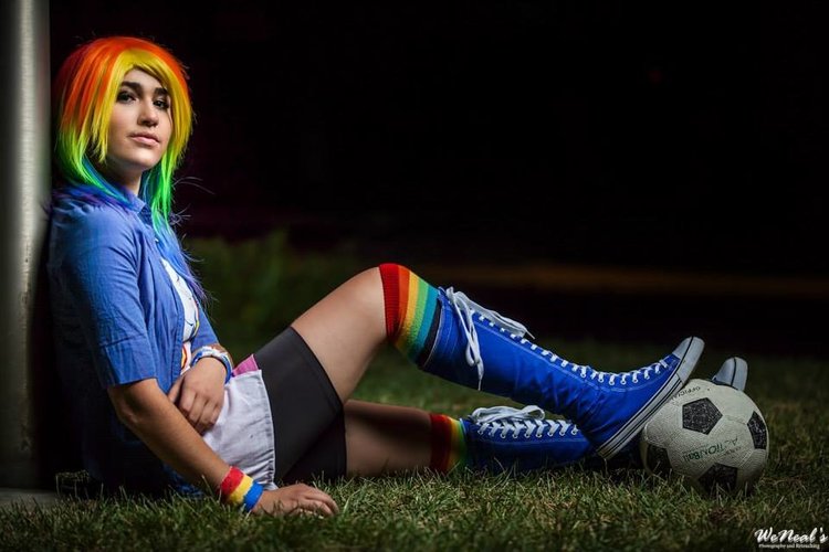 equestria_girls_rainbow_dash_cosplay_by_magyktrix-d6x4tc2.thumb.jpg.802581dd7c2f938888fdd1d448d62817.jpg