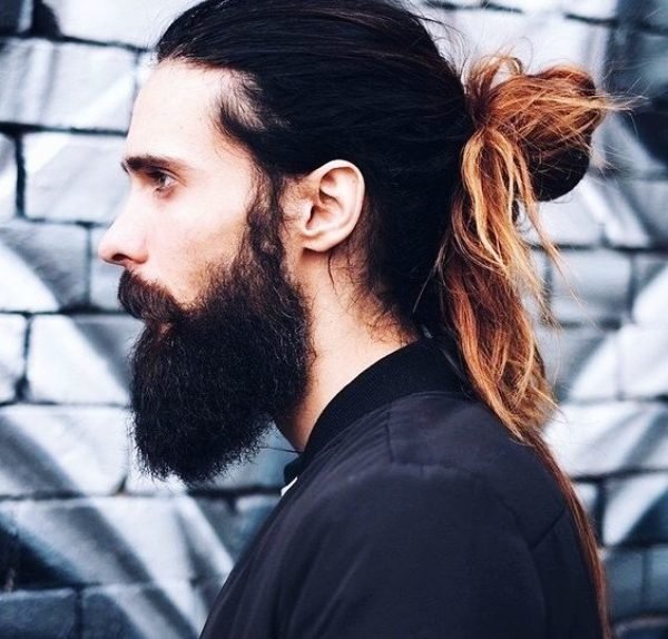 Irresistibly-Attractive-Long-Hairstyles-For-Men-7-600x574.jpg.8a3ddb357c335abe4c772359783101d6.jpg