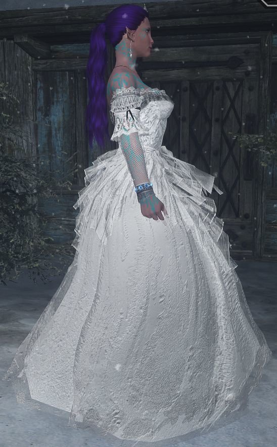 1441071017_WeddingDressSkirt3bysmitBSCosSide.jpg.97a0725f5ba40c11c5ef75526dae08a7.jpg
