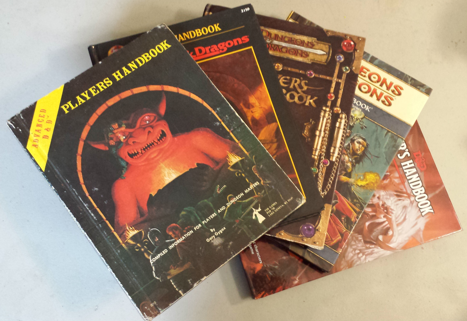 1969083127_PlayersHandbooks.png.4f93234ef3bfc6bf6b89406e5aaaf655.png