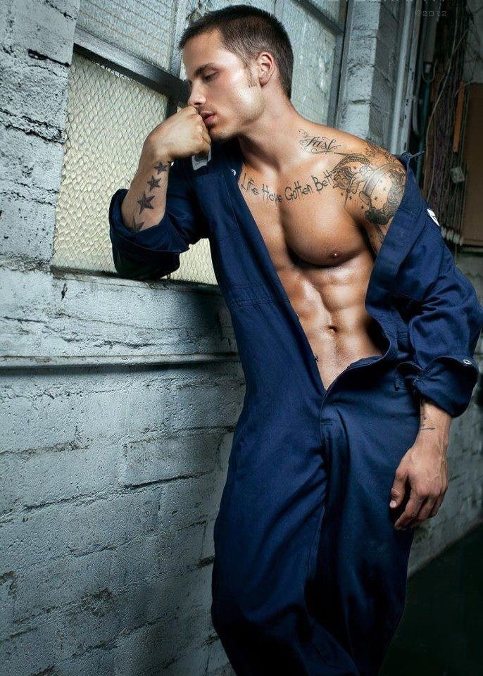 6d0716d0b679b9d344dc236386f87799--sexy-guys-sexy-men.jpg.7e9d0cd6862d38614d66dd46c6b47787.jpg