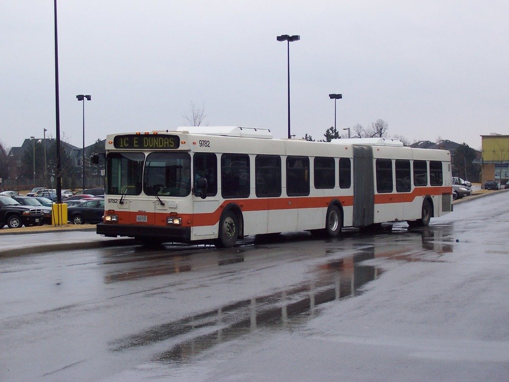 Mississauga_New_Flyer.jpg.c5a5692389a79b405b1f1a8e4af642a2.jpg