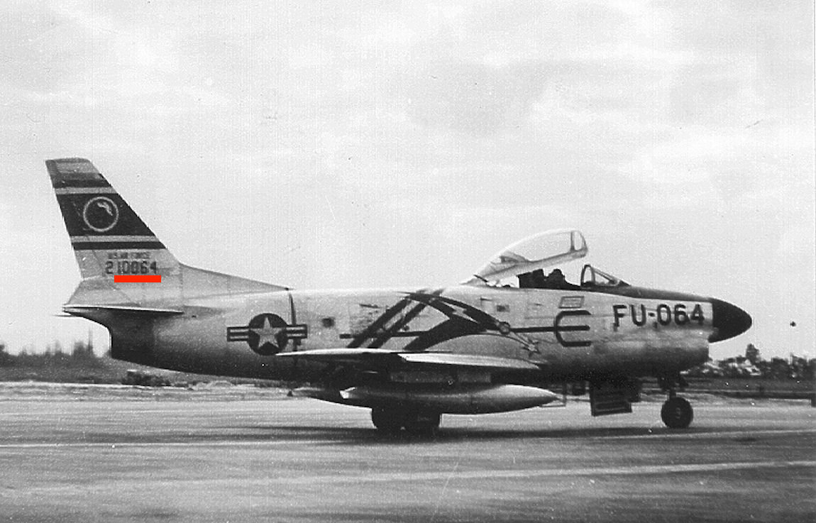 431st_Fighter-Interceptor_Squadron_North_American_F-86D_Sabre_52-10064.jpg.9e28060bd578e7450cc1474edb135adf.jpg