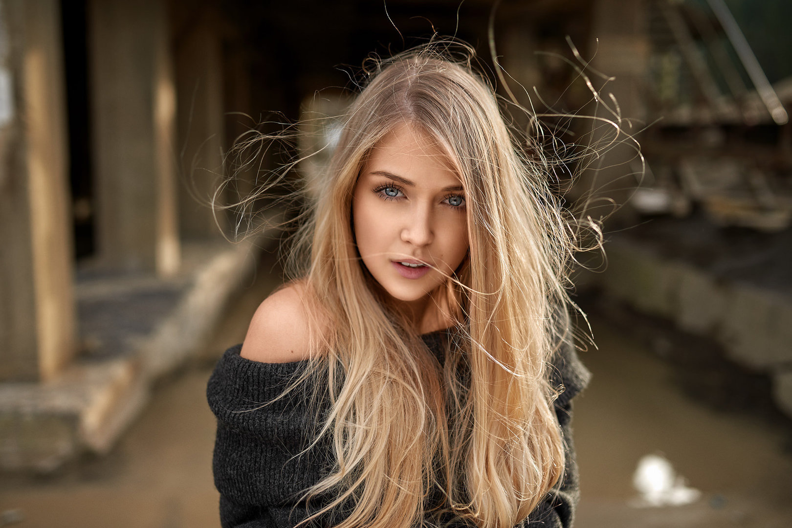 4502593-women-blonde-face-long-hair-blue-eyes-bare-shoulders-alex-fetter-looking-at-viewer-madlen-knorr-sweater-portrait-bokeh-windy.thumb.jpg.18038c09a955ec467b9ea5cf700a5cfe.jpg