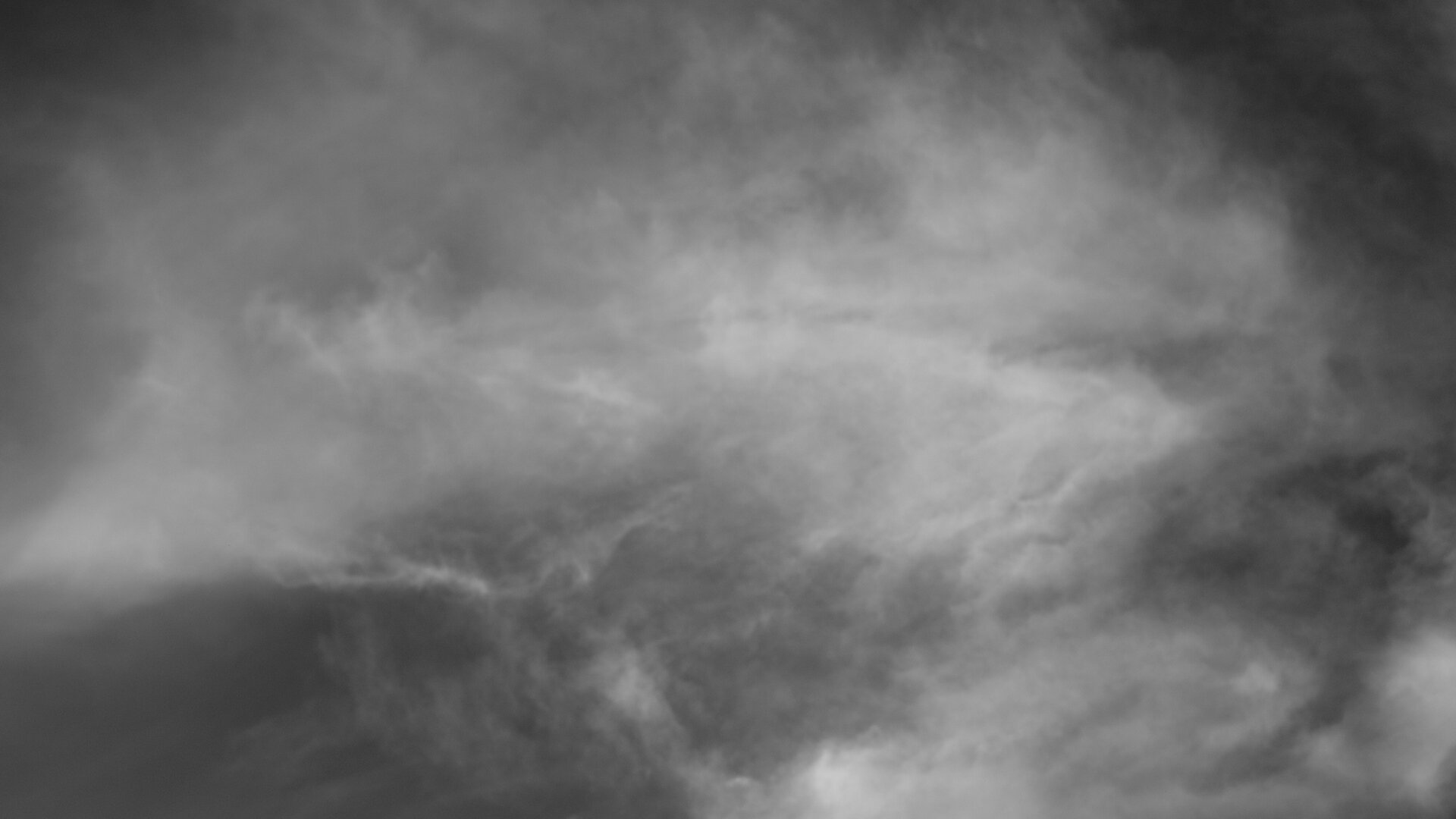 1034681012_GreyClouds.jpg.f6134412b708a4476f089fa8b660c299.jpg