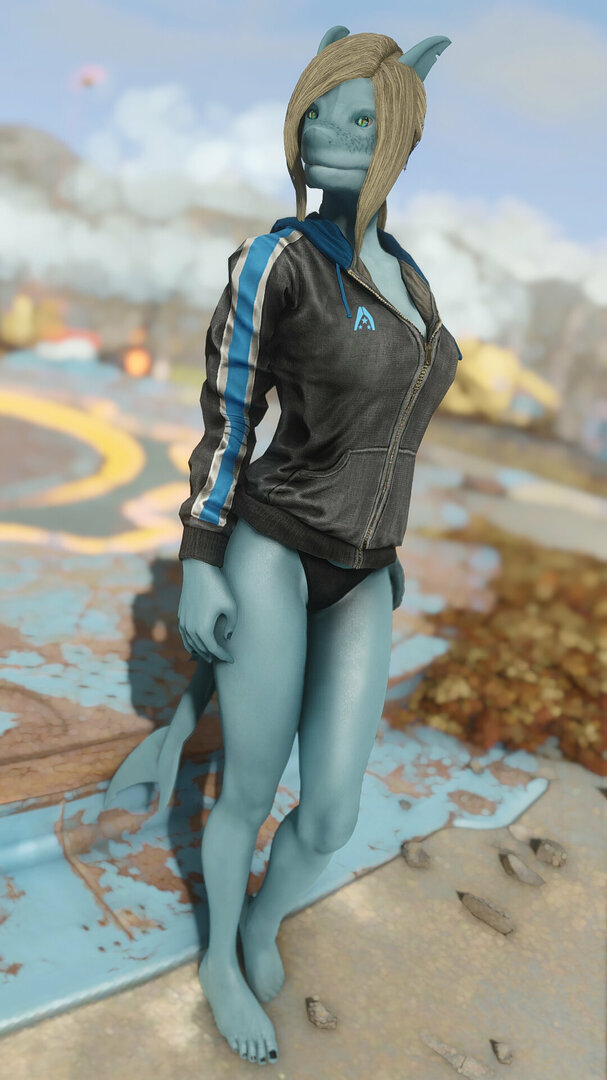 N7_Hoodie_2.jpg