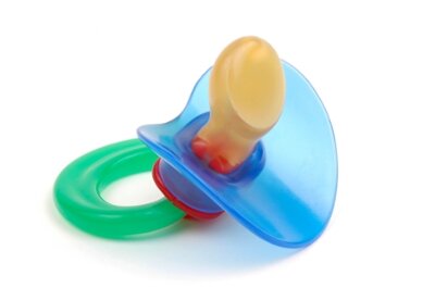 pacifier.jpg.3bb641736e5ce16684fbcff7fd8779a9.jpg