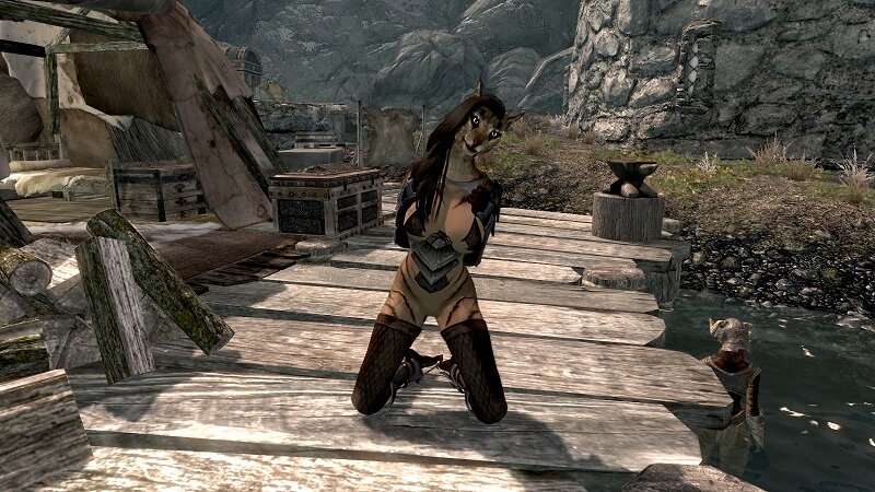 32862079_carvedpose1.jpg.060614e7bb4fadc0b70db4d52e6186ac.jpg