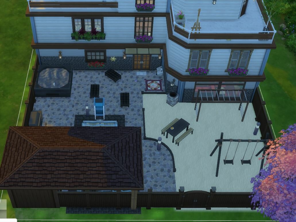 Backyard.JPG.6a9a3ff4978507f1bfcb033d5db5117a.JPG