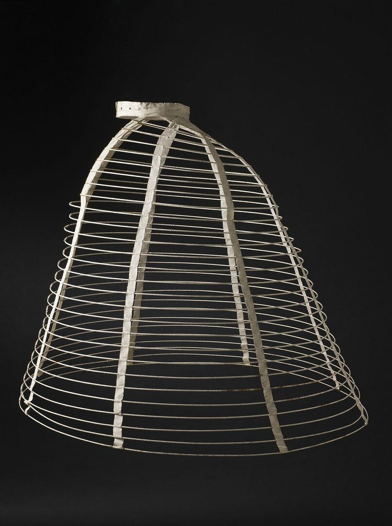 1874781769_1024px-Womans_Cage_Crinoline_LACMA_M_2007_211_380.thumb.jpg.1282bef51d80e8677050a0681d3cbe6d.jpg
