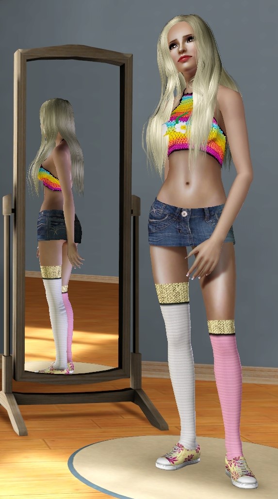 315129758_2colorstockings.jpg.37aef23b0c2e869e832c55e508bc7b1b.jpg