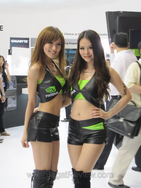 computex_2011_booth_babes_day_1_003.jpg.4eade00f17977031f2b0d992c1fcb8bb.jpg