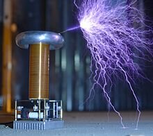 OneTeslaTS_DRSSTC_Tesla_Coil_closeup.jpg
