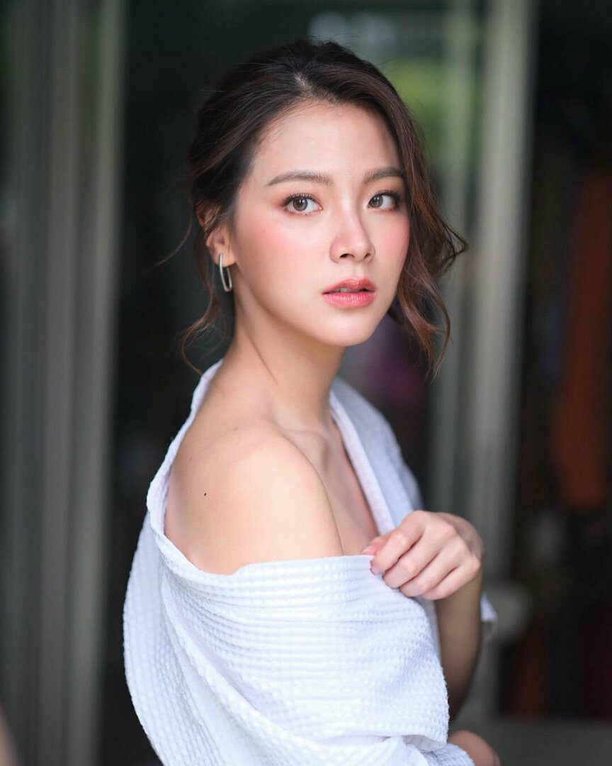 baifern-pimchanok.thumb.jpg.f225644d93c92ecdb16ef1445befd64e.jpg