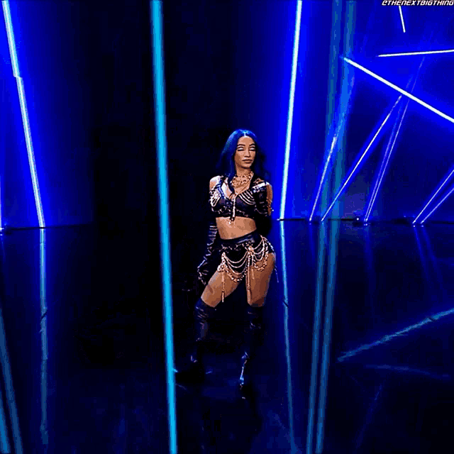 sasha-banks-entrance.gif.34e89406b82bcf1b28c8f92efcbd73b2.gif