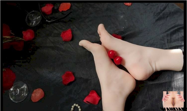 feet-fake-masturbation-fetish-foot-doll-food-fetish-22576.jpg.997cc9875f933dce3d7b5b79dd916db7.jpg