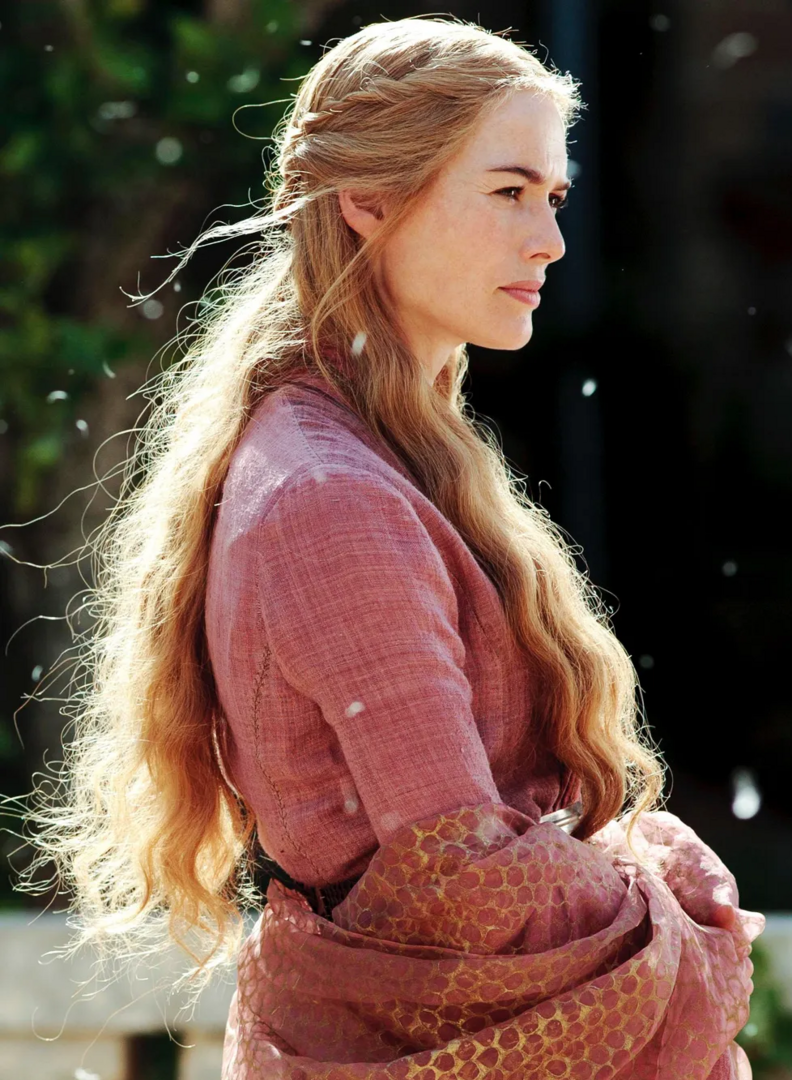 game-of-thrones-season-1-vs-8-Cersei-Lannister.png