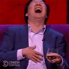 laughing-cracking-up.gif.3c3a414a1751a8a20f69b214a277c27e.gif