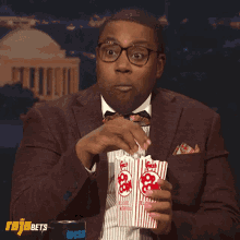 excited-watch.gif.31ae6de008210d04dfc01ddb26c7d6a6.gif
