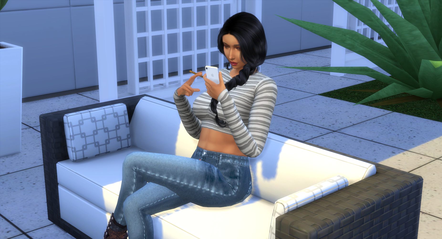 AnnieTextingAndSmoking.png.26ca473af93eaf70df1917b459f089c5.png
