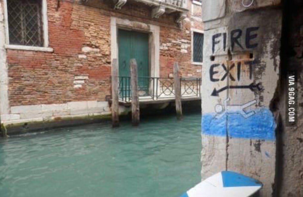 FireExit.jpeg.9c9d6a77e7af351219c404c8759e7028.jpeg