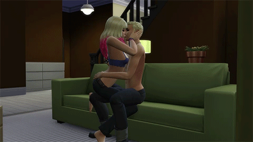 kissingonthecouch.gif.75060ad2755dd86e5182313e4b8489d1.gif