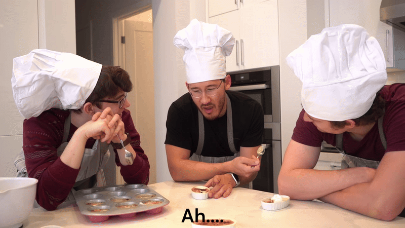 Markiplier-ezgif.com-video-to-gif-converter.gif.0997b3315f7999ea16e597d7466dd788.gif