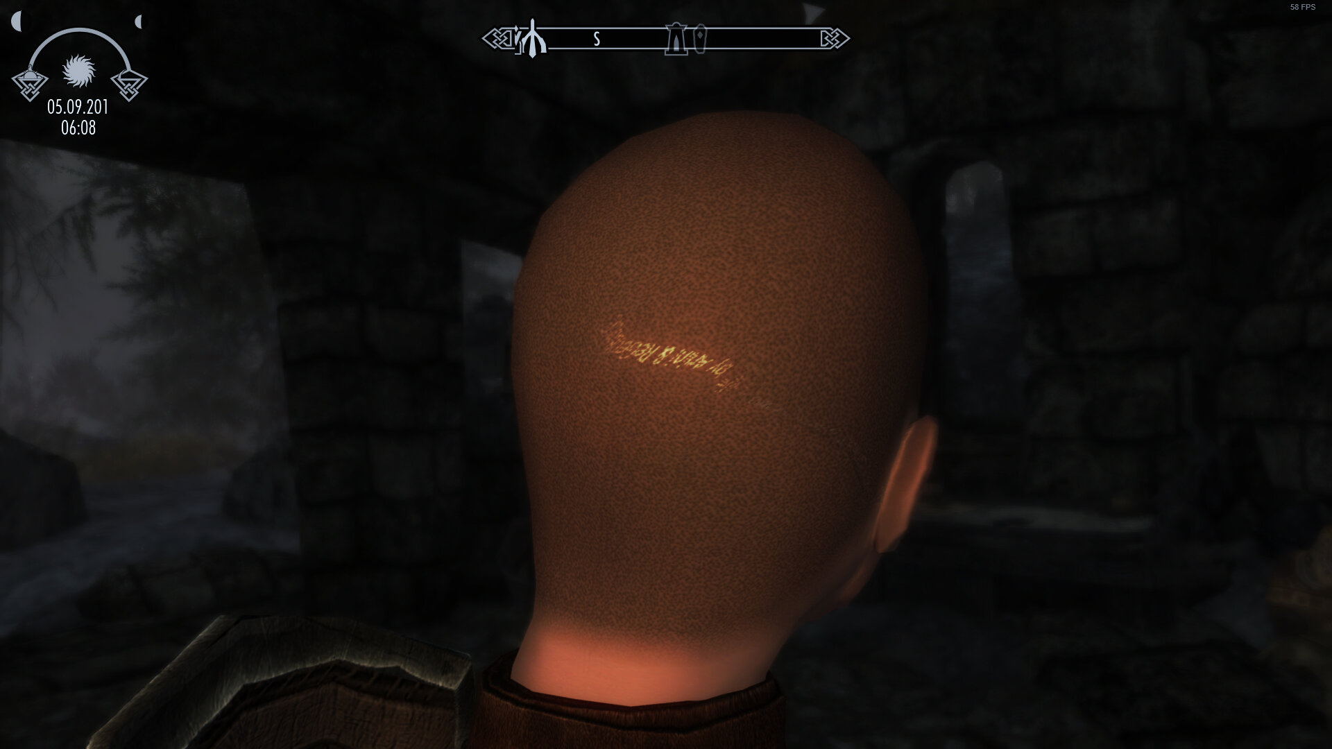letteringonbackofhead.jpg.8d1e8b5034c675f8659a770bfad7b3f0.jpg