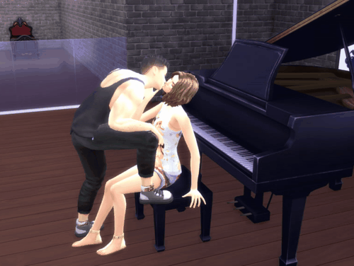 GrandPiano_FM_kiss.gif