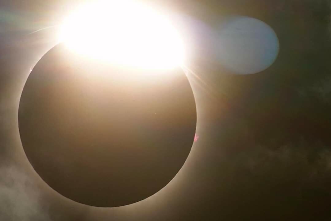 eclispe2.jpg.26d42fe57c6d7ae659e5a3664b4a68af.jpg