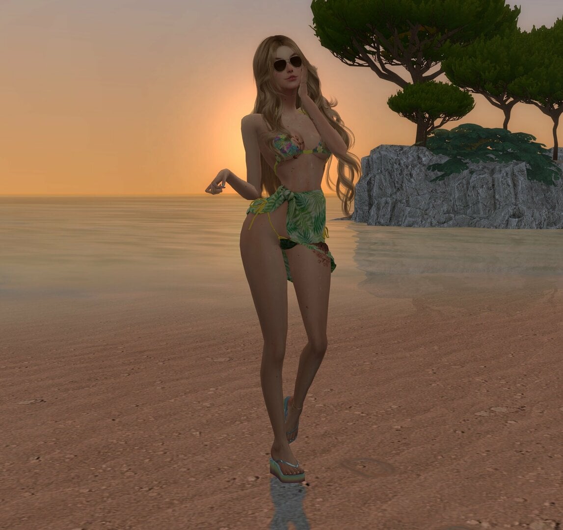 SurfGirlHarper3.thumb.jpg.efe41af200386fb9f5c945b85cdcce9b.jpg
