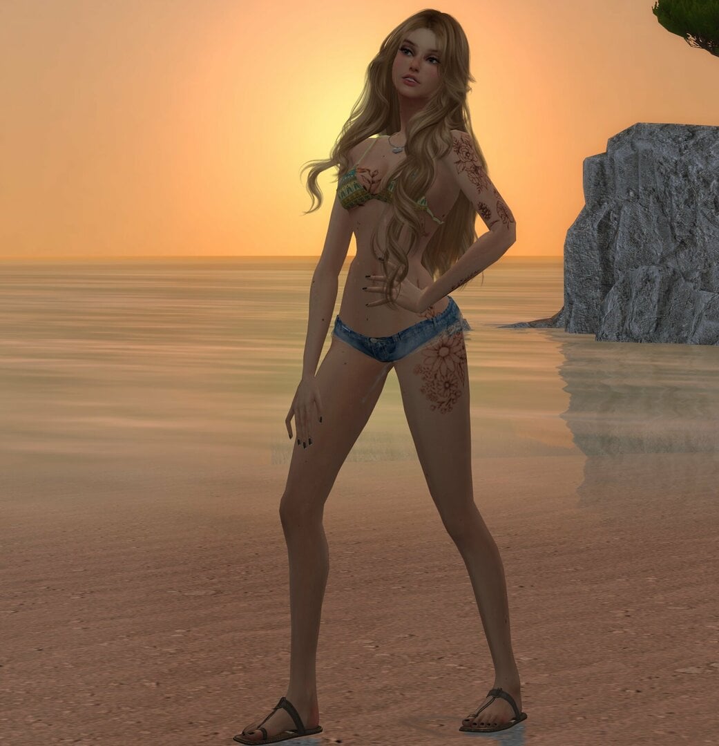 SurfGirlHarper4.thumb.jpg.a1e7b0dffe6e412234e581a1b31bd442.jpg