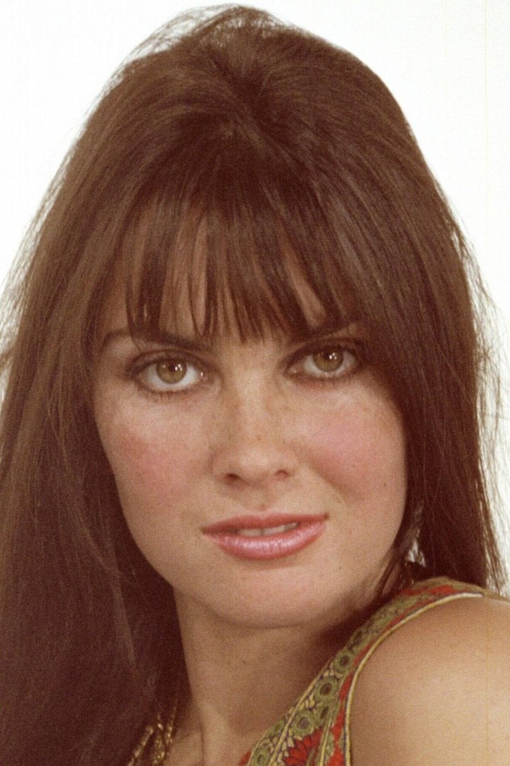 caroline_munro-103652574002539-nm_large.thumb.jpg.1990b8951e83893b14370416c7b3a646.jpg